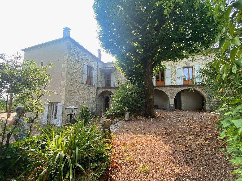 Achat maison à vendre 4 chambres 227 m² - Lavardac