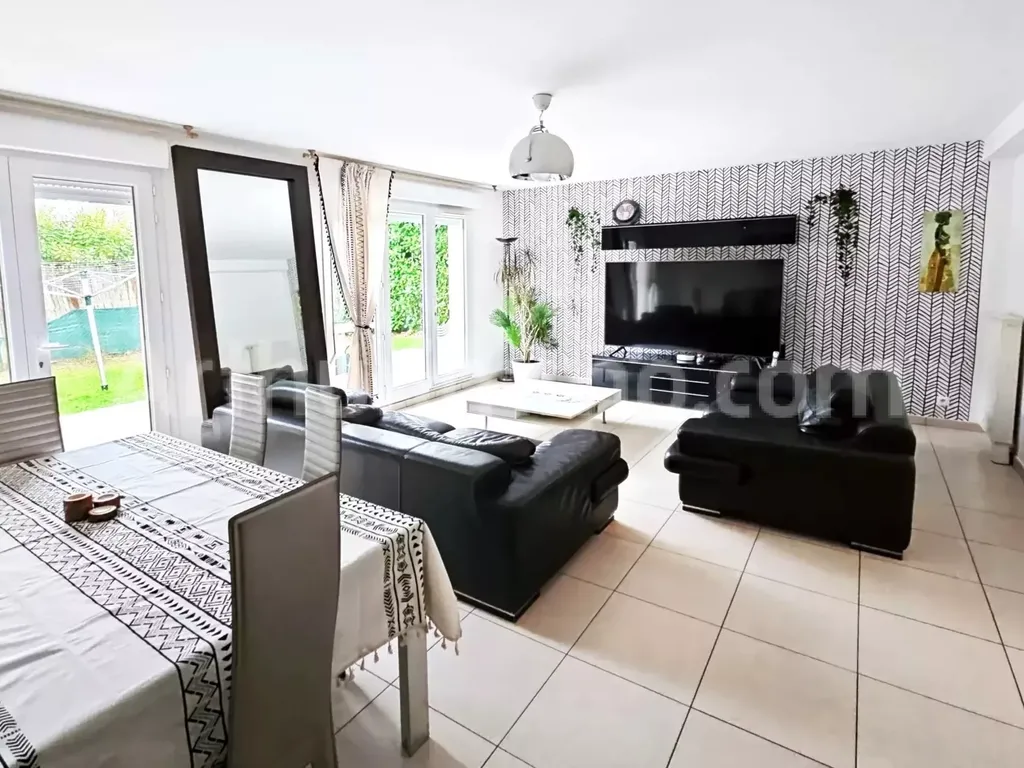 Achat maison à vendre 4 chambres 114 m² - Saint-Pierre-du-Perray