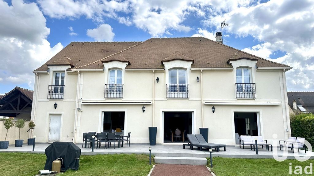 Achat maison à vendre 6 chambres 304 m² - Senlis