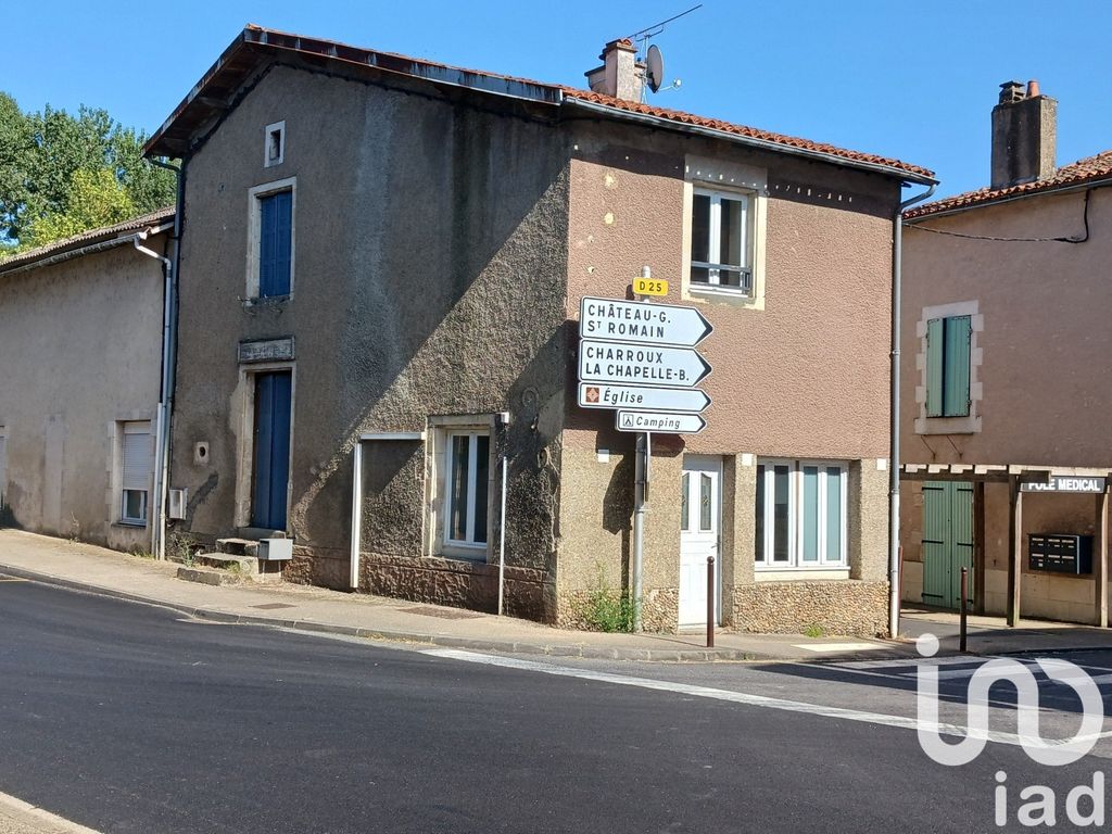 Achat maison à vendre 2 chambres 75 m² - Sommières-du-Clain