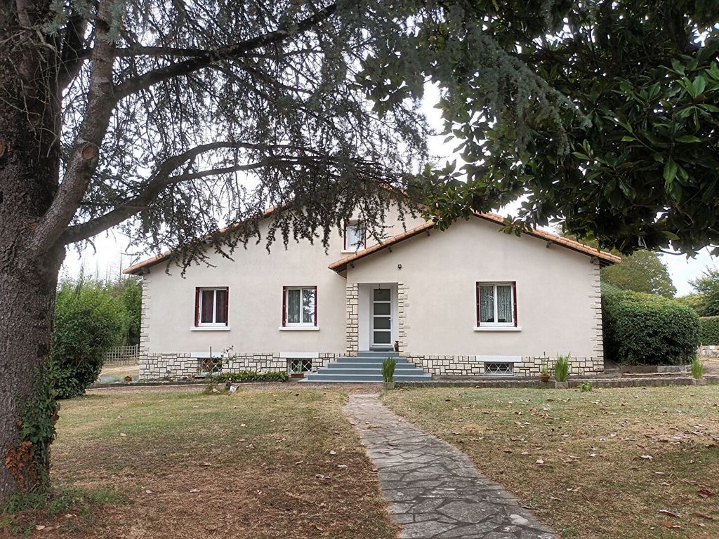 Achat maison à vendre 5 chambres 170 m² - Verteuil-sur-Charente