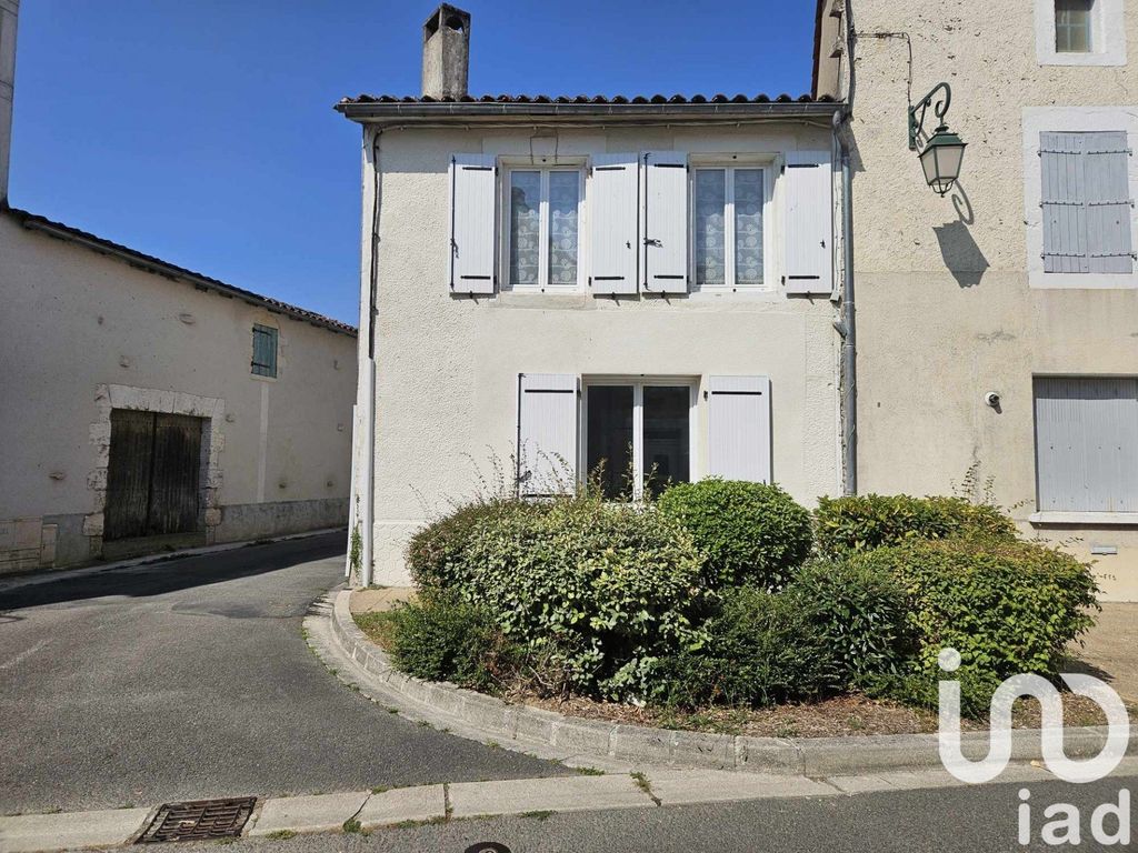 Achat maison à vendre 4 chambres 154 m² - Aigre