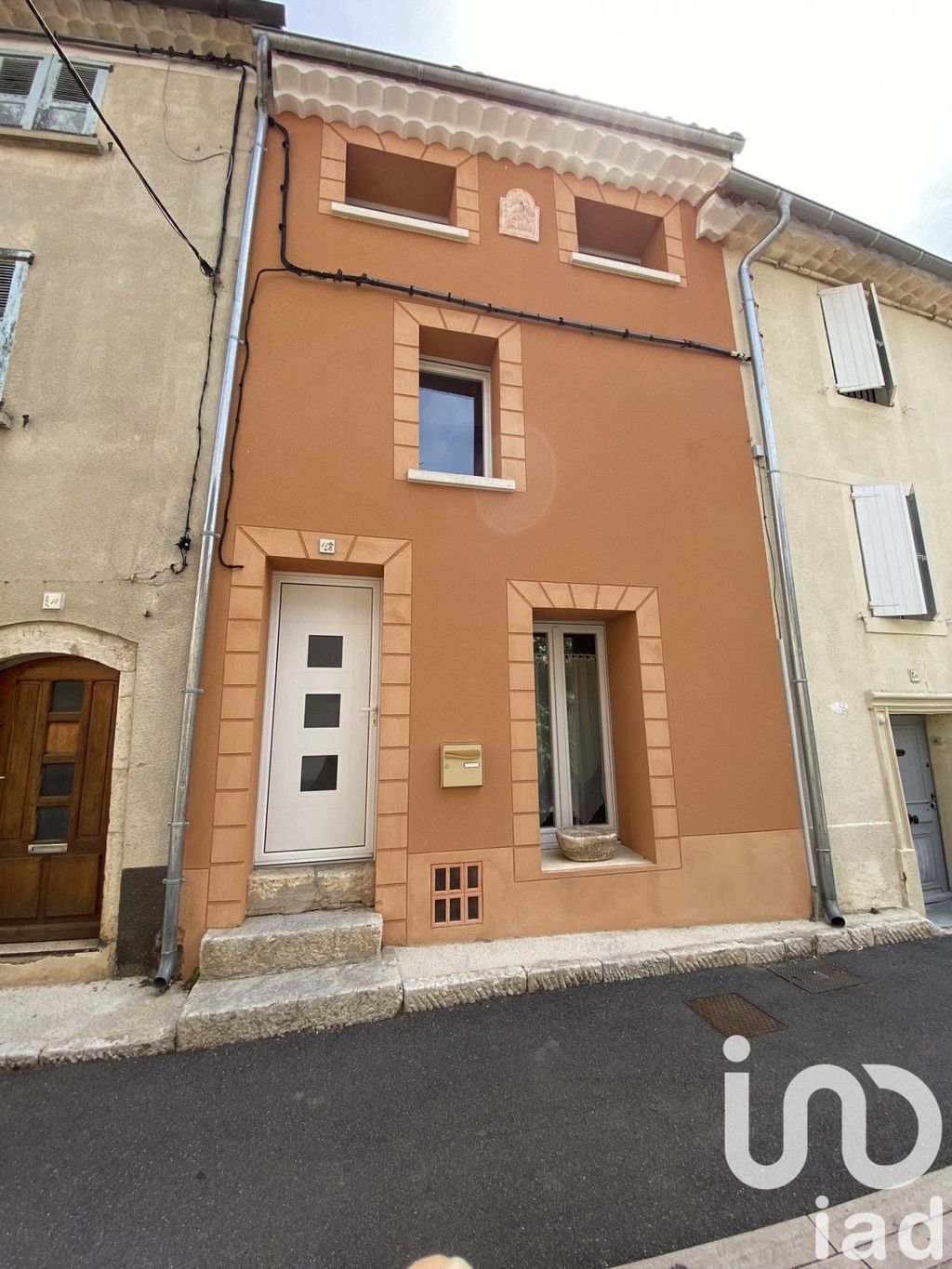 Achat maison à vendre 3 chambres 70 m² - Montmeyan