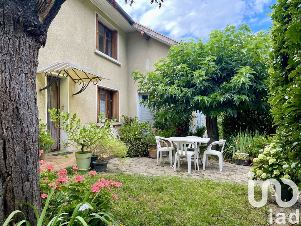 Achat maison à vendre 3 chambres 108 m² - Notre-Dame-de-Commiers