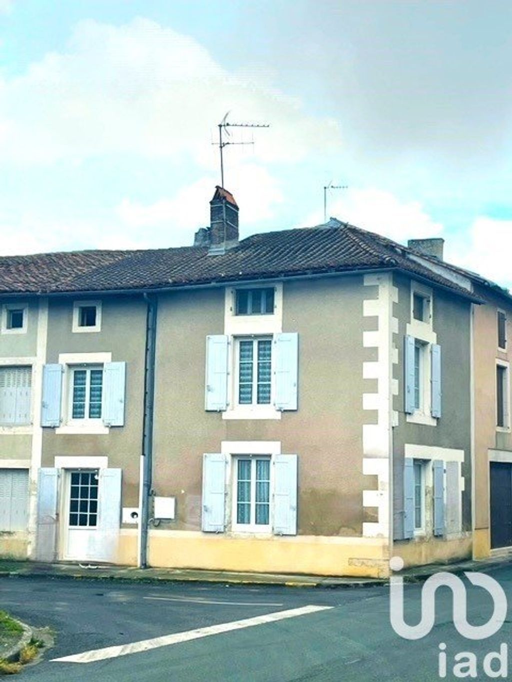 Achat maison à vendre 1 chambre 83 m² - Verteuil-sur-Charente