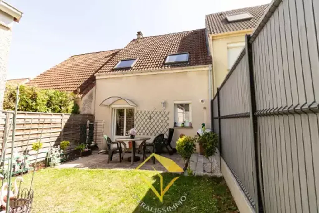 Achat maison à vendre 3 chambres 85 m² - Jouy-le-Moutier