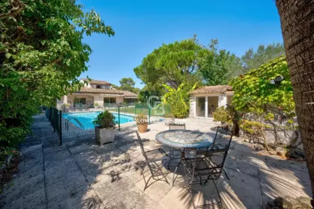 Achat maison à vendre 5 chambres 345 m² - Mougins