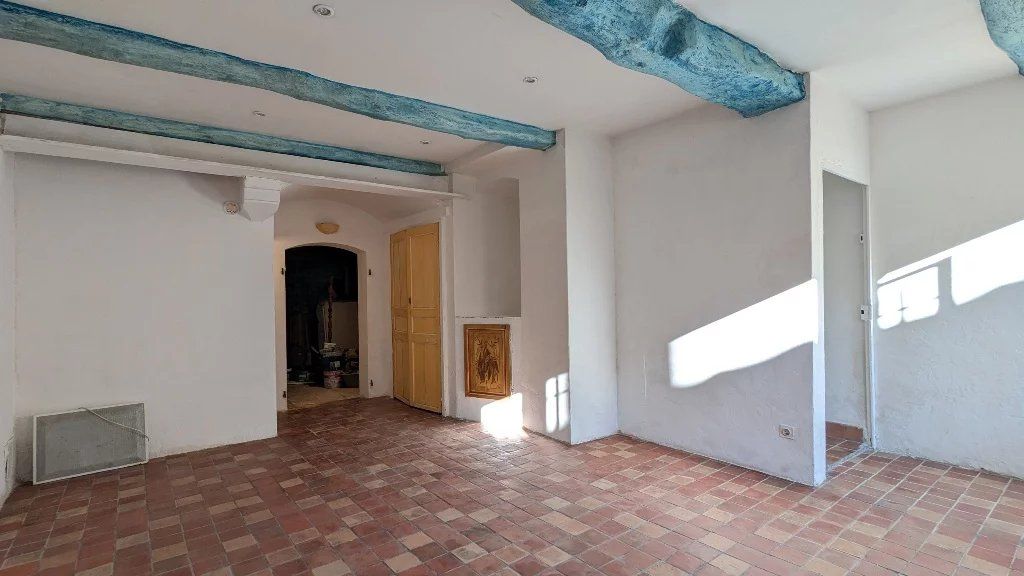 Achat maison à vendre 2 chambres 148 m² - Entrecasteaux