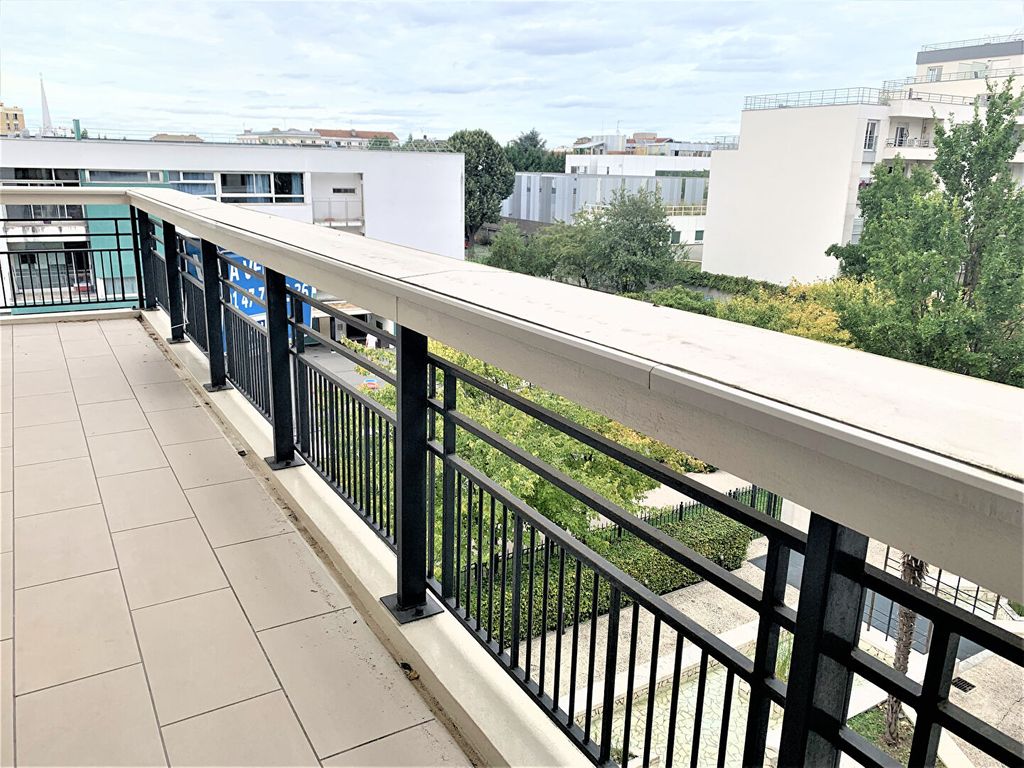 Achat appartement à vendre 4 pièces 91 m² - Courbevoie