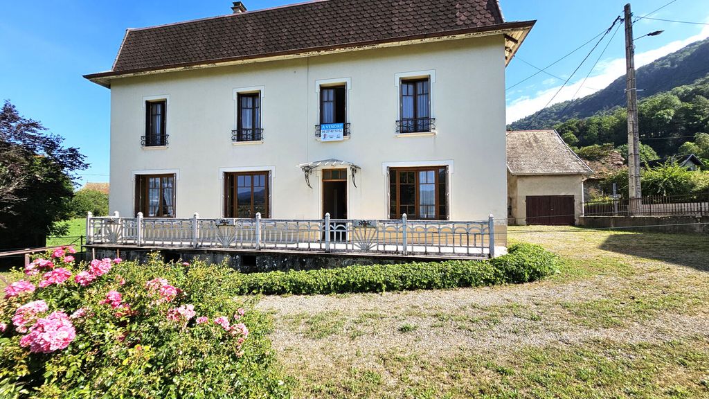 Achat maison à vendre 4 chambres 143 m² - Saint-Béron