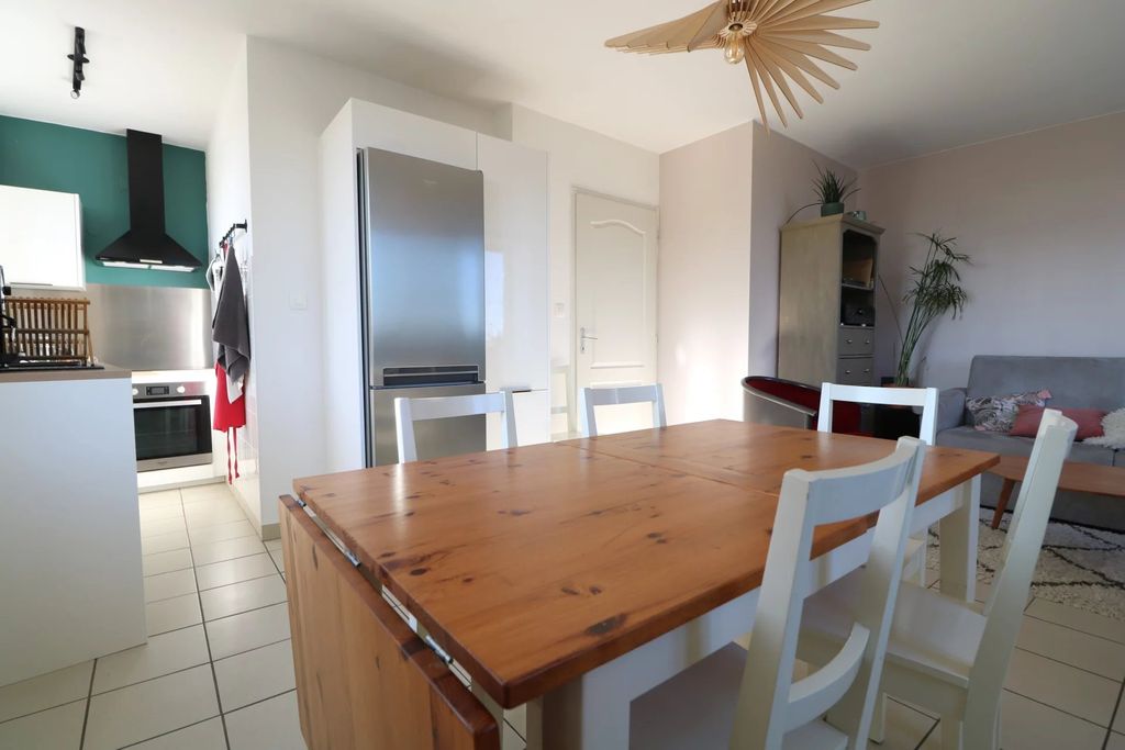 Achat maison à vendre 2 chambres 65 m² - Soucieu-en-Jarrest