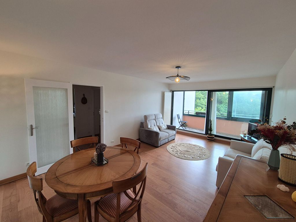 Achat appartement à vendre 3 pièces 79 m² - Saint-Jean-de-Luz