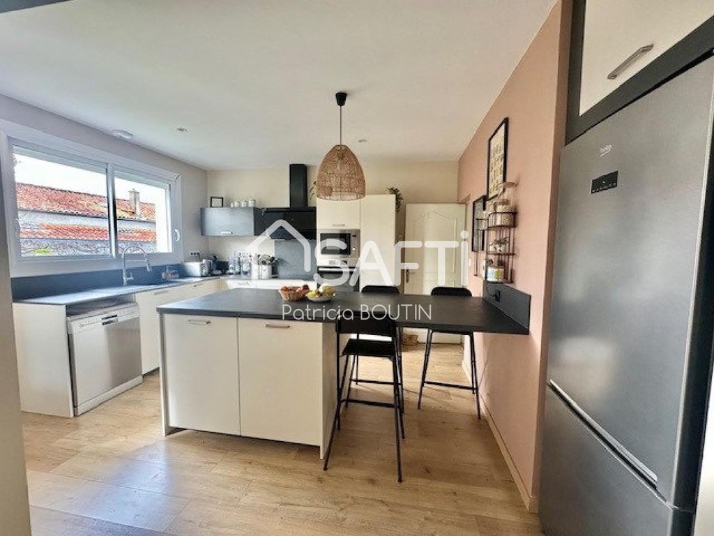 Achat maison à vendre 7 chambres 181 m² - Niort