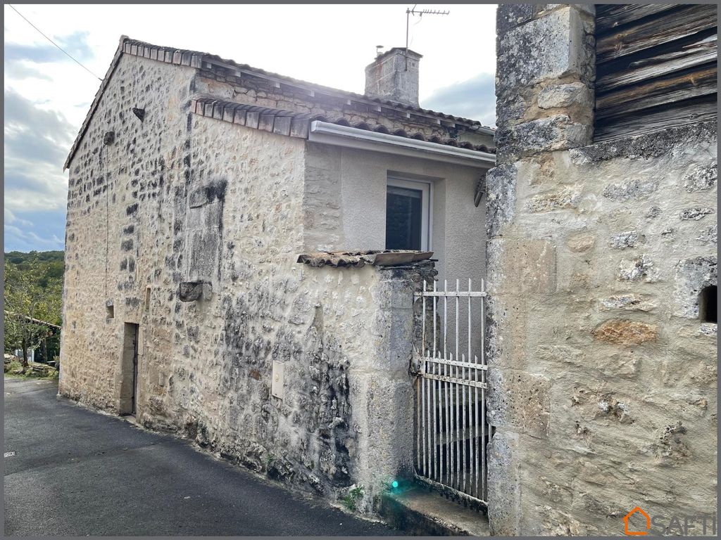 Achat maison à vendre 2 chambres 69 m² - Soyaux