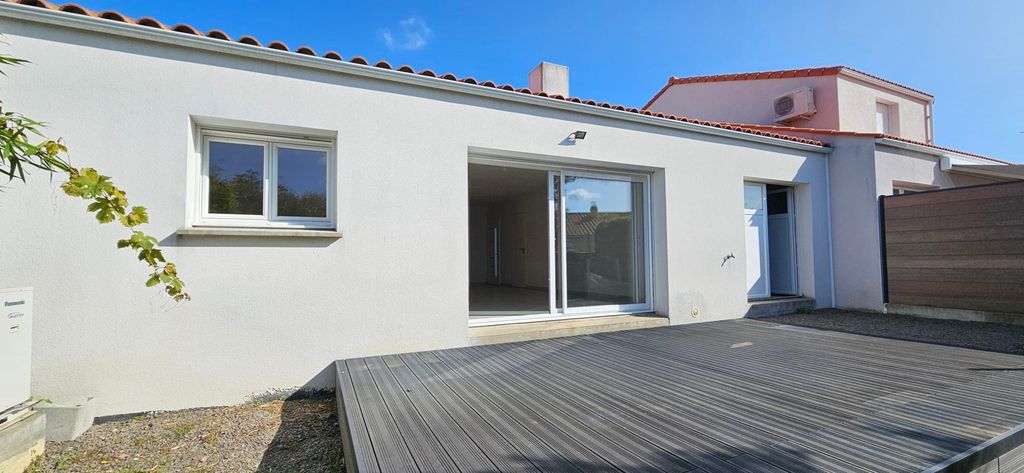 Achat maison à vendre 2 chambres 76 m² - Les Sables-d'Olonne