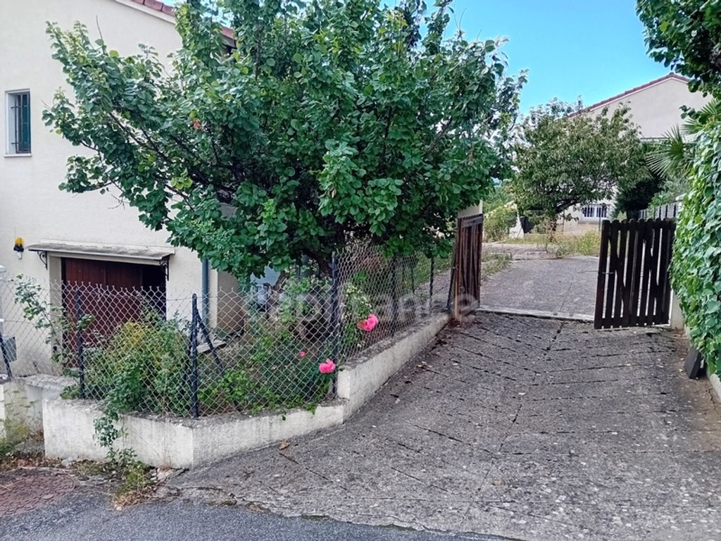 Achat maison à vendre 3 chambres 94 m² - Millau