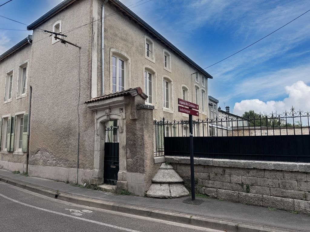 Achat maison à vendre 5 chambres 252 m² - Verdun