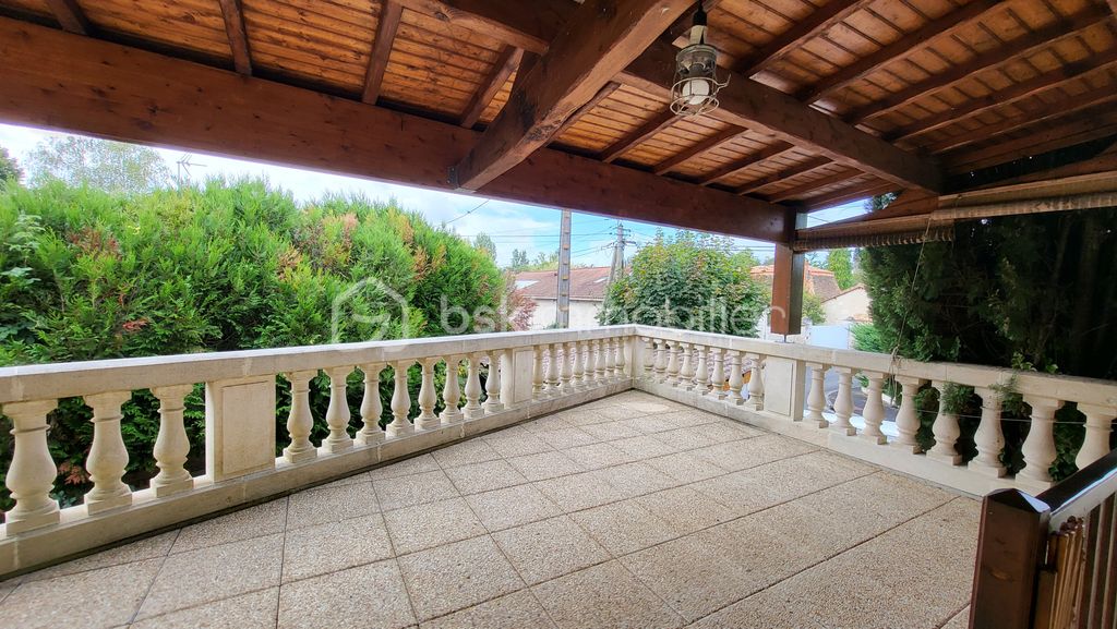 Achat maison à vendre 5 chambres 156 m² - Gond-Pontouvre