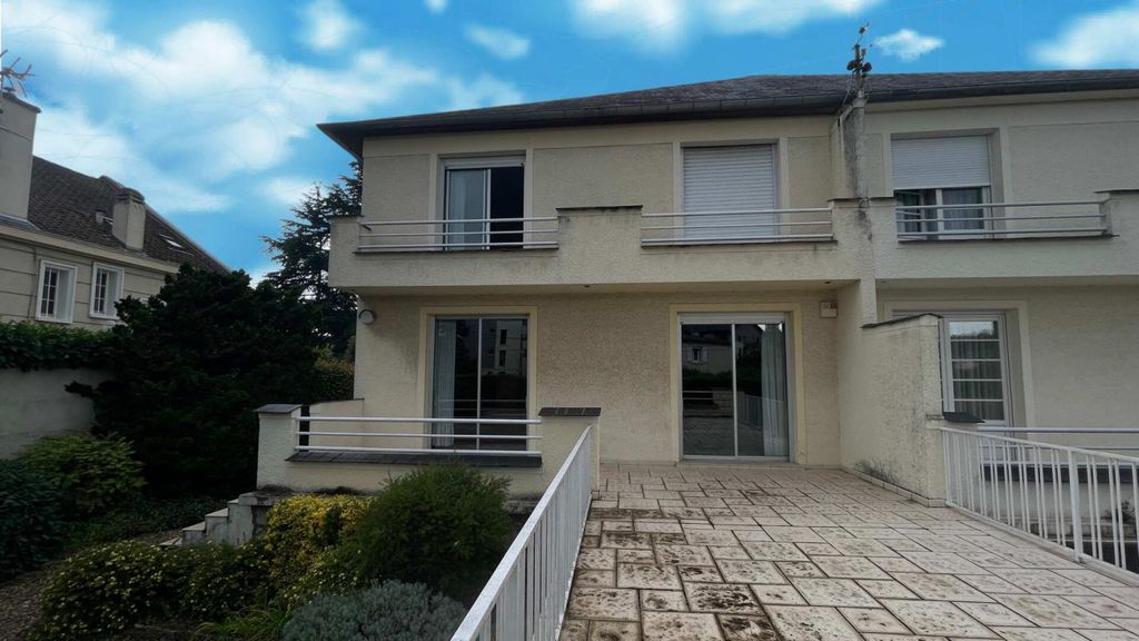 Achat maison à vendre 3 chambres 99 m² - Soissons