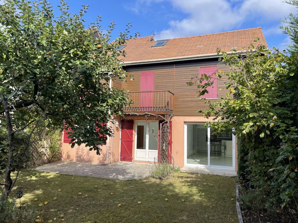 Achat maison à vendre 5 chambres 141 m² - Montesson