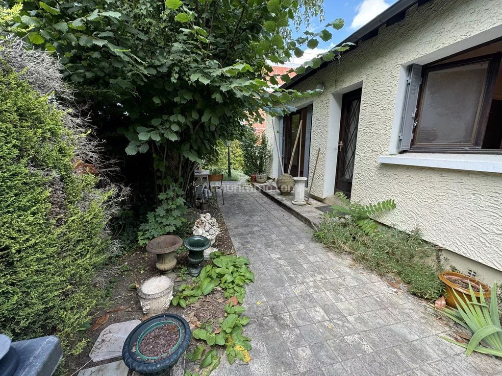 Achat maison à vendre 2 chambres 97 m² - Melun