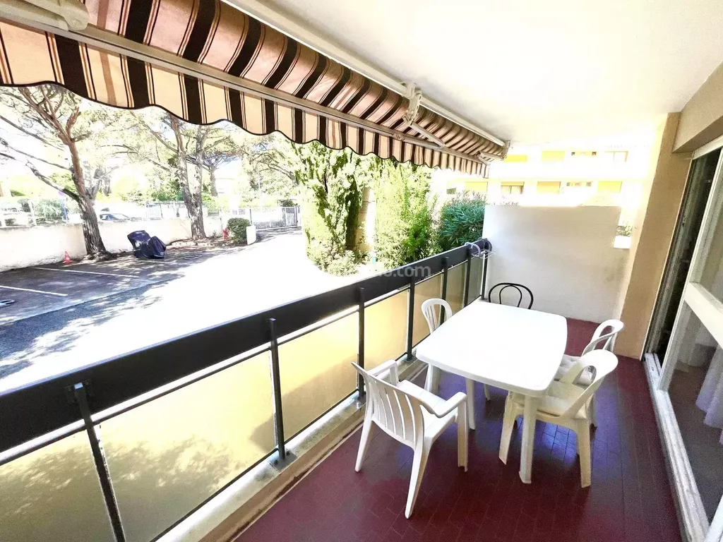 Achat appartement à vendre 3 pièces 69 m² - Sainte-Maxime