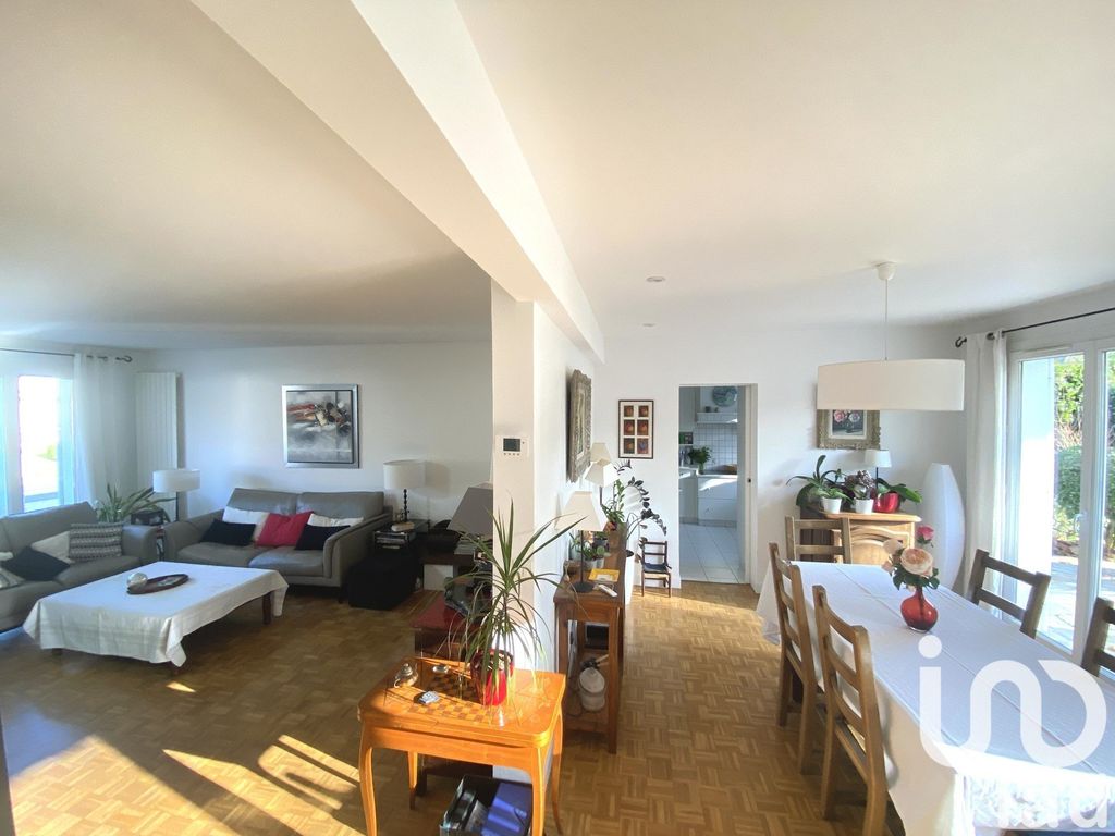 Achat maison à vendre 4 chambres 148 m² - Lésigny