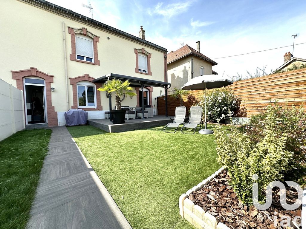 Achat maison à vendre 4 chambres 192 m² - Auménancourt