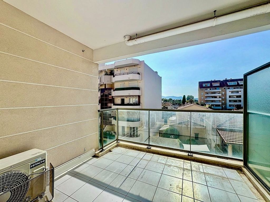 Achat appartement à vendre 3 pièces 67 m² - Cannes