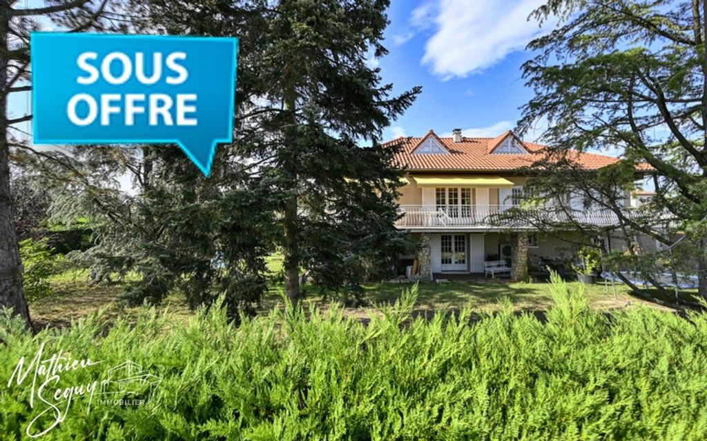 Achat maison à vendre 5 chambres 238 m² - Montrond-les-Bains