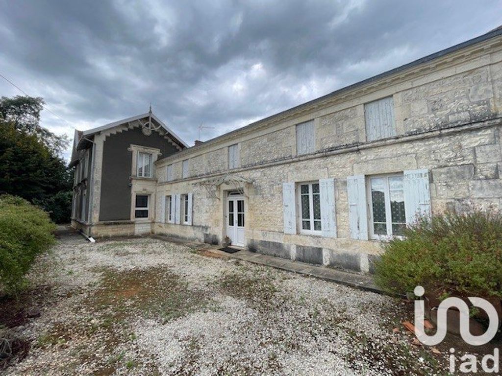 Achat maison à vendre 3 chambres 176 m² - Nieul-lès-Saintes