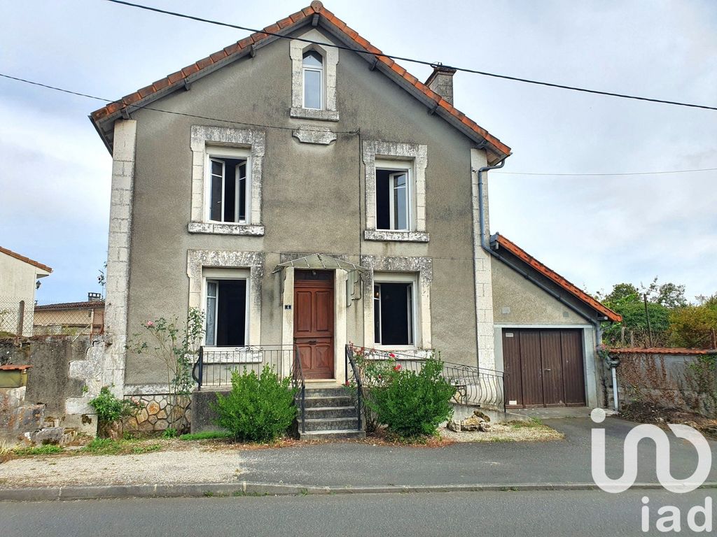 Achat maison à vendre 2 chambres 96 m² - Chasseneuil-sur-Bonnieure