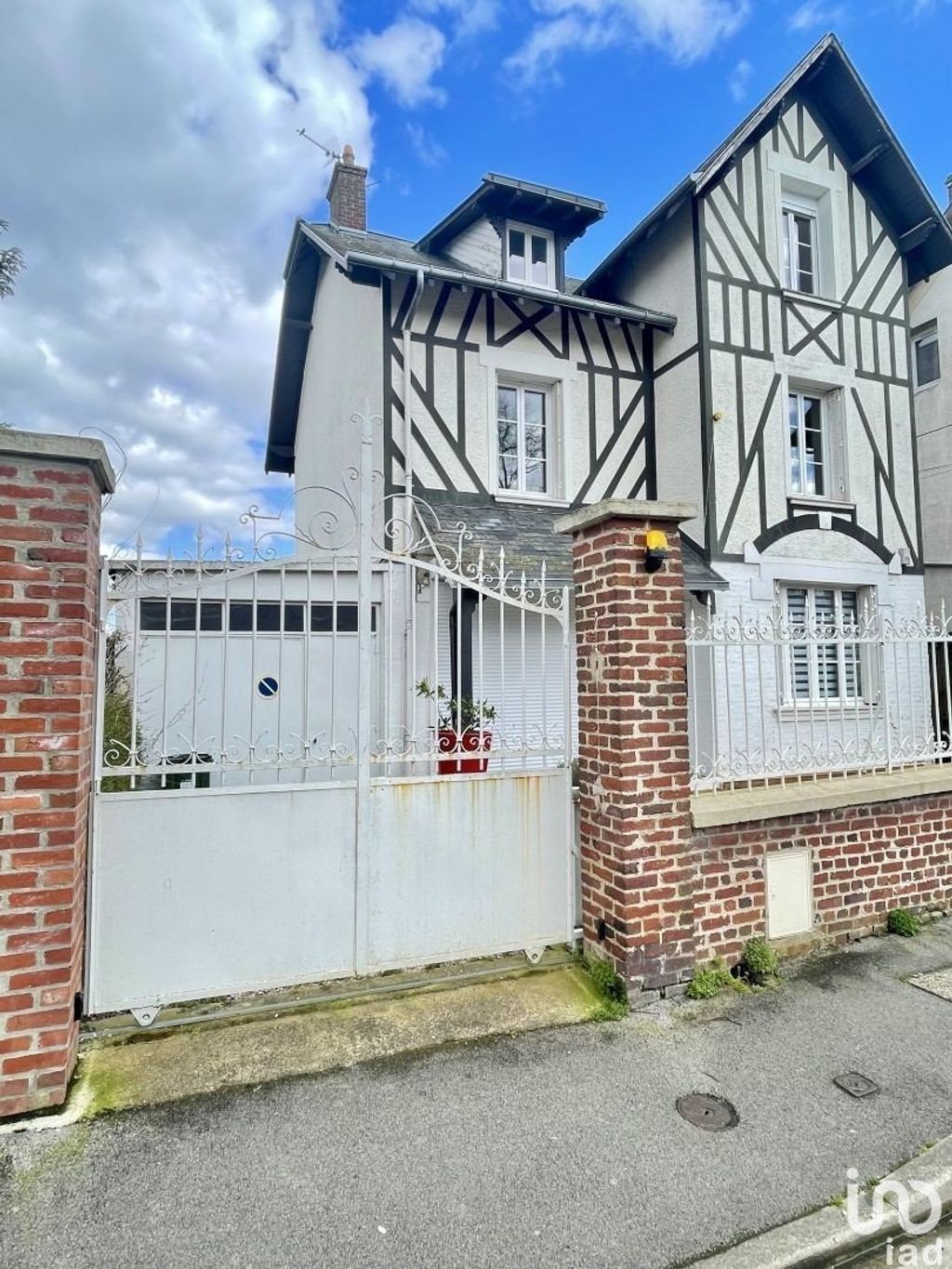 Achat maison à vendre 5 chambres 180 m² - Amiens