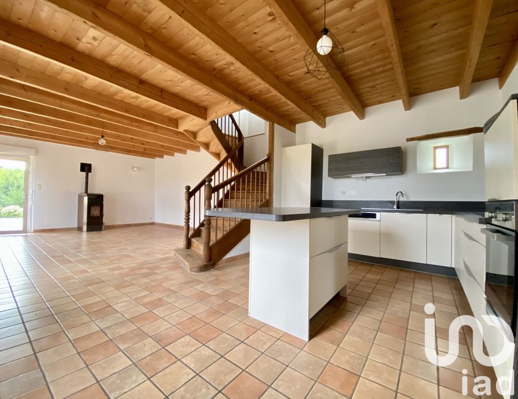 Achat maison à vendre 6 chambres 183 m² - Squiffiec