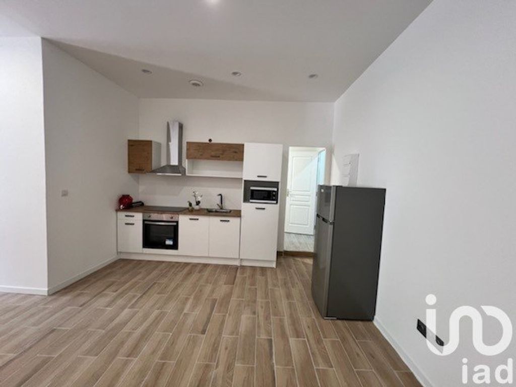 Achat appartement à vendre 2 pièces 47 m² - Trets