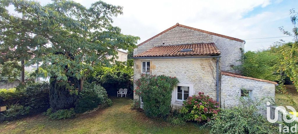 Achat maison à vendre 5 chambres 164 m² - La Rochénard