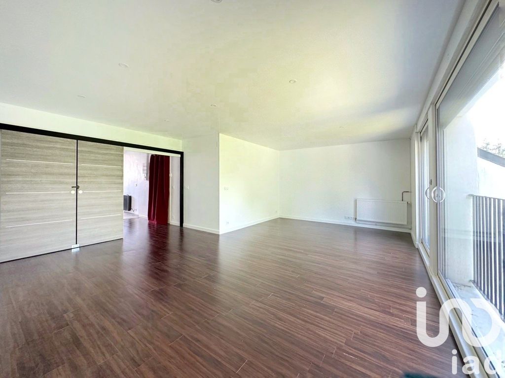 Achat appartement à vendre 3 pièces 102 m² - Saint-Nom-la-Bretèche