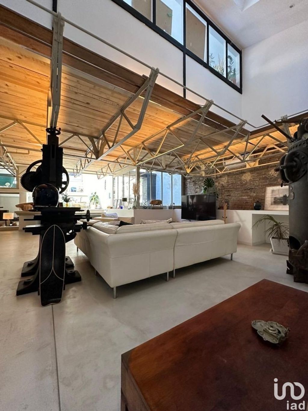 Achat loft à vendre 9 pièces 245 m² - Hyères