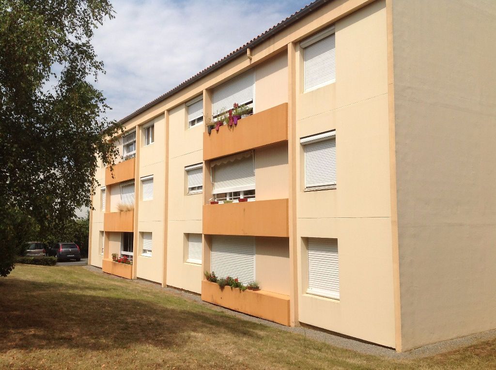 Achat appartement à vendre 3 pièces 81 m² - Fontenay-le-Comte