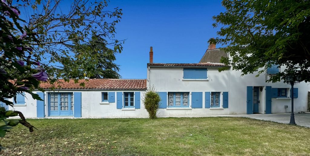 Achat maison à vendre 3 chambres 170 m² - Chaillé-les-Marais