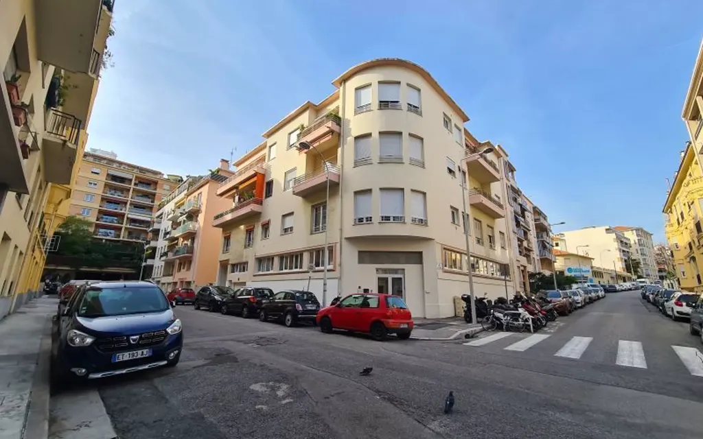 Achat appartement à vendre 3 pièces 81 m² - Nice