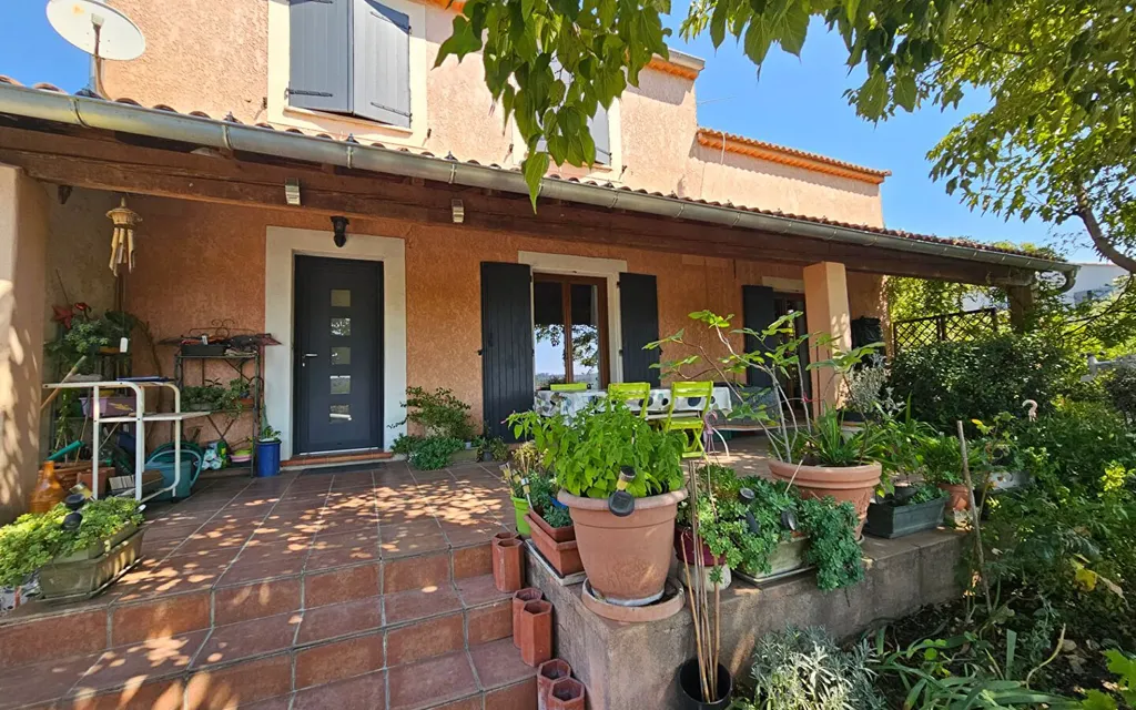 Achat maison à vendre 4 chambres 134 m² - Lançon-Provence