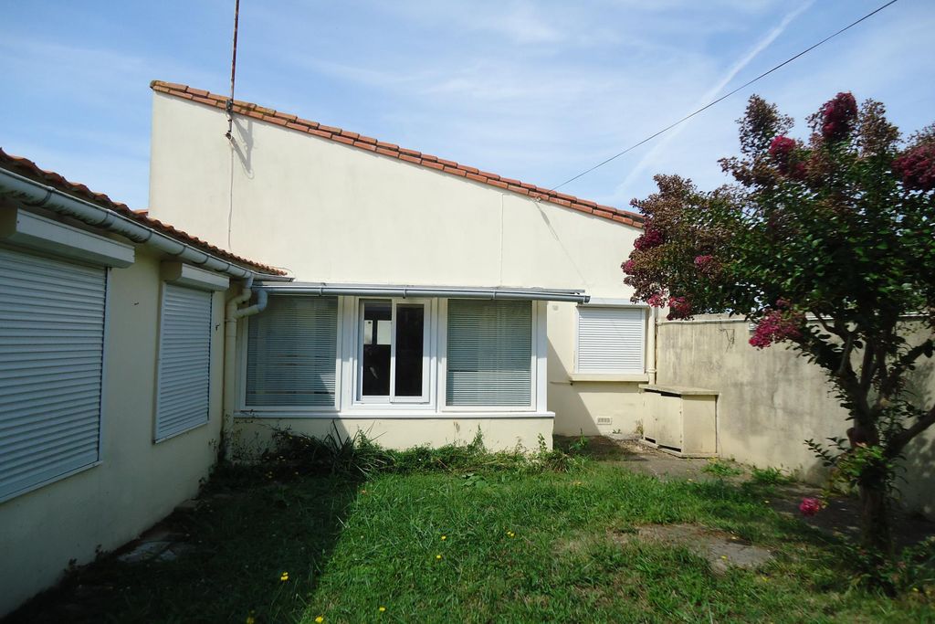 Achat maison à vendre 2 chambres 80 m² - Saint-Georges-de-Didonne