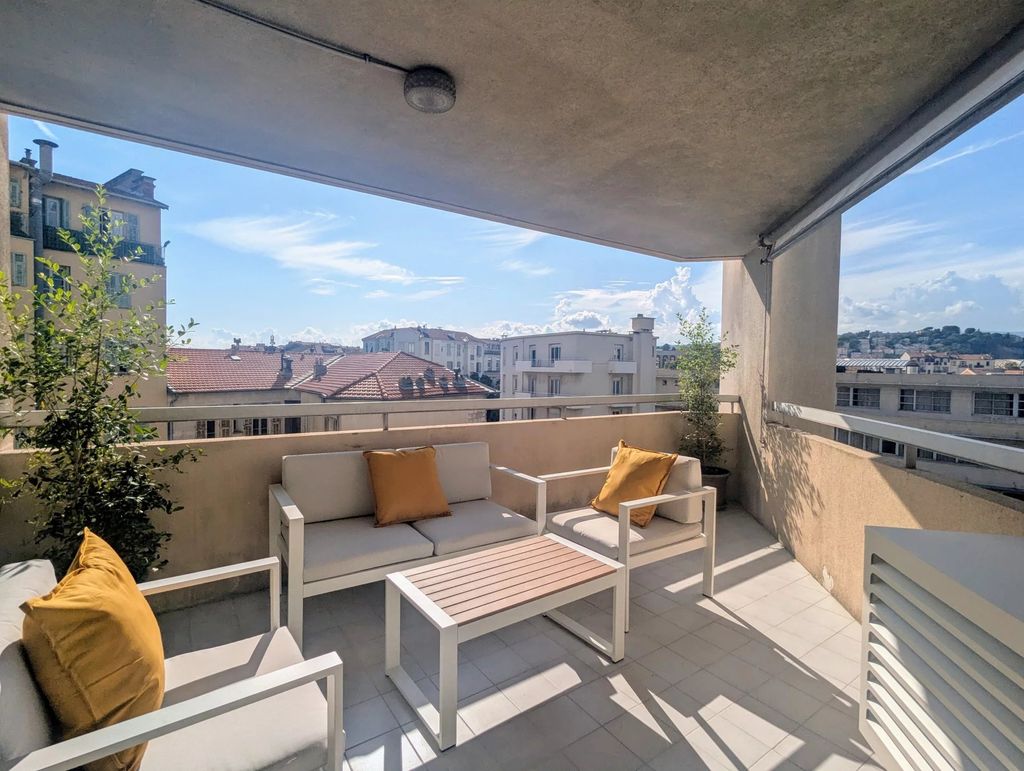 Achat appartement à vendre 5 pièces 94 m² - Nice