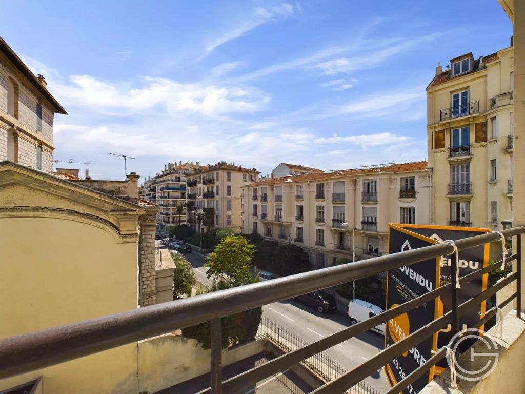 Achat appartement à vendre 3 pièces 60 m² - Nice