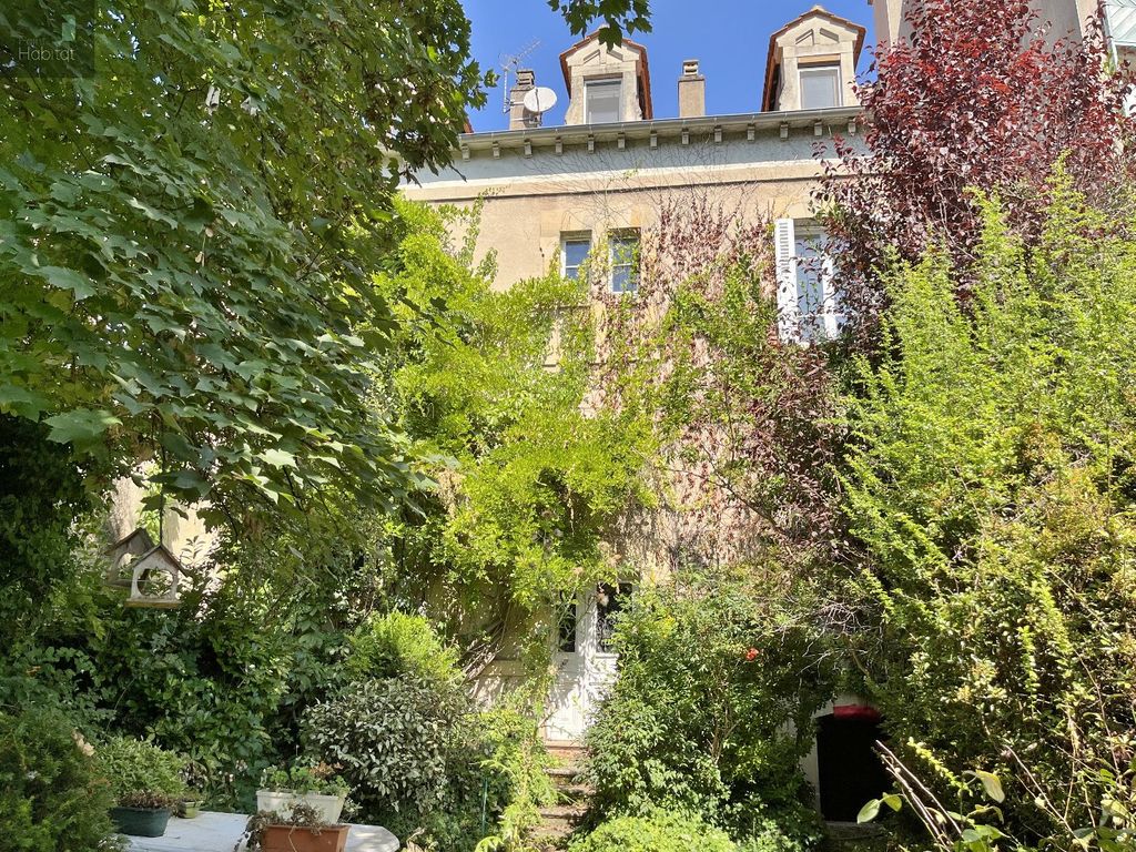 Achat maison à vendre 7 chambres 215 m² - Villefranche-de-Rouergue