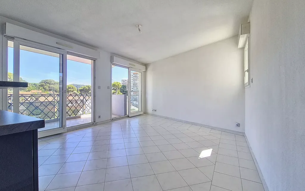 Achat appartement à vendre 3 pièces 60 m² - Le Cannet