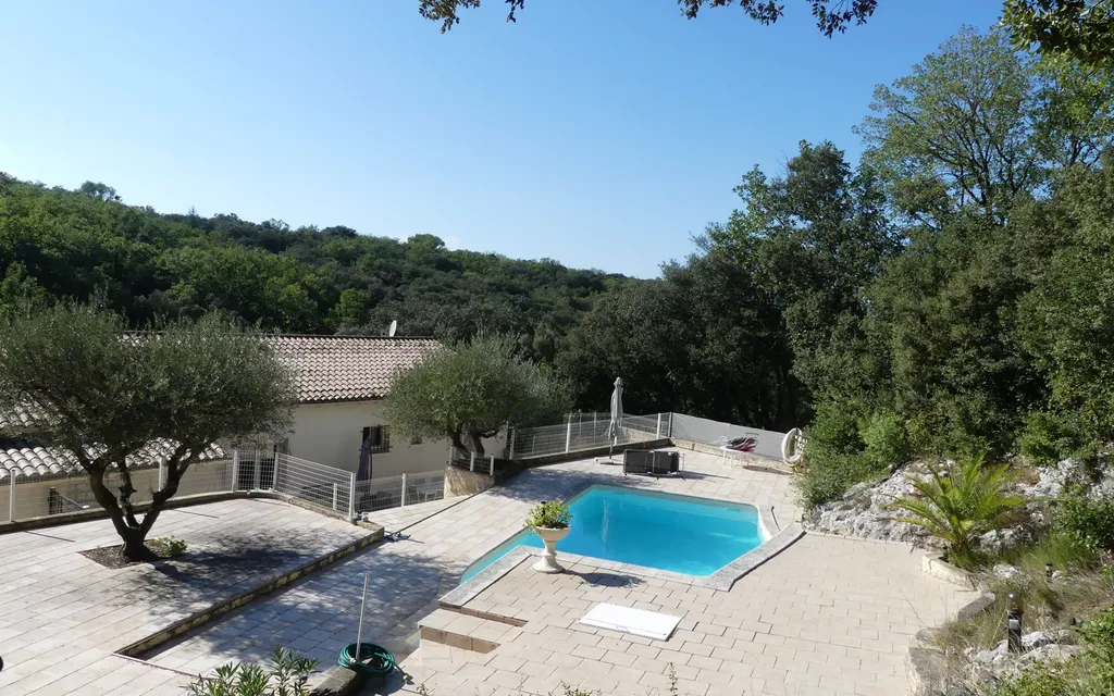 Achat maison à vendre 5 chambres 243 m² - Uzès