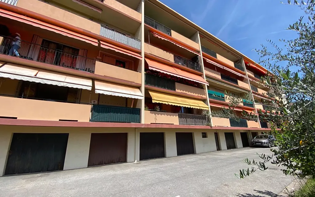 Achat appartement à vendre 4 pièces 83 m² - Grasse