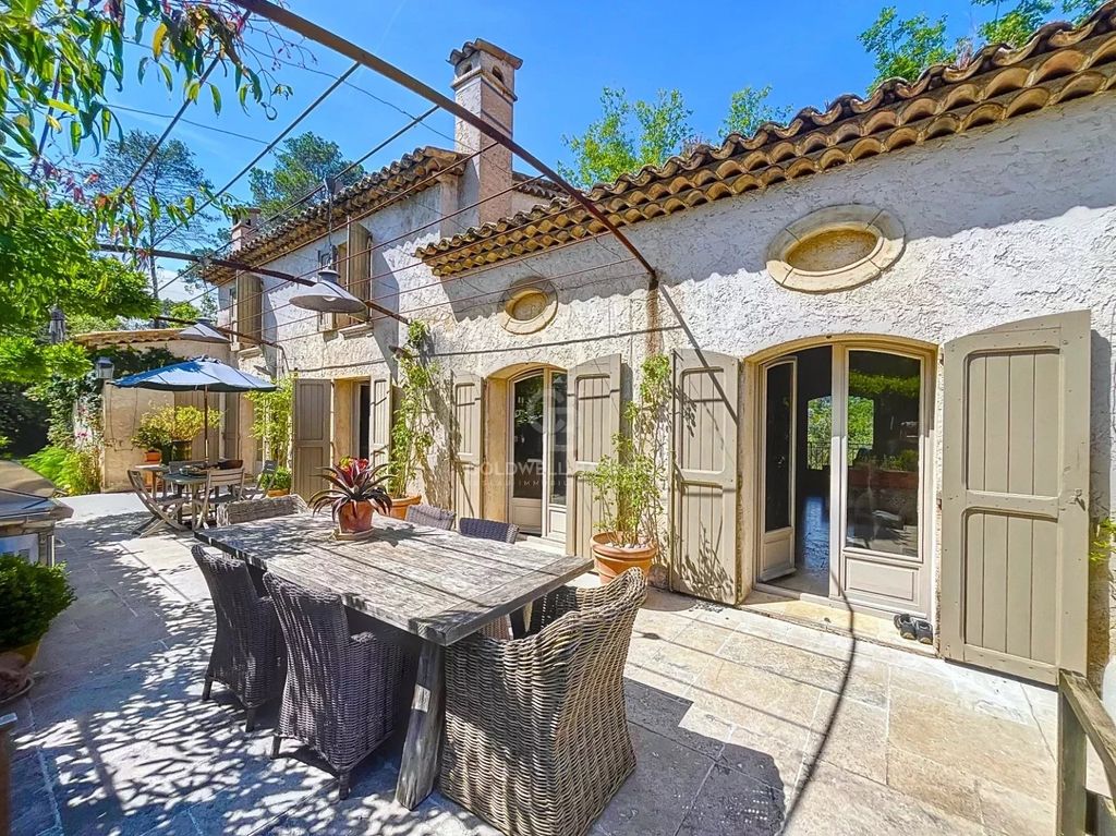 Achat maison à vendre 7 chambres 360 m² - Valbonne